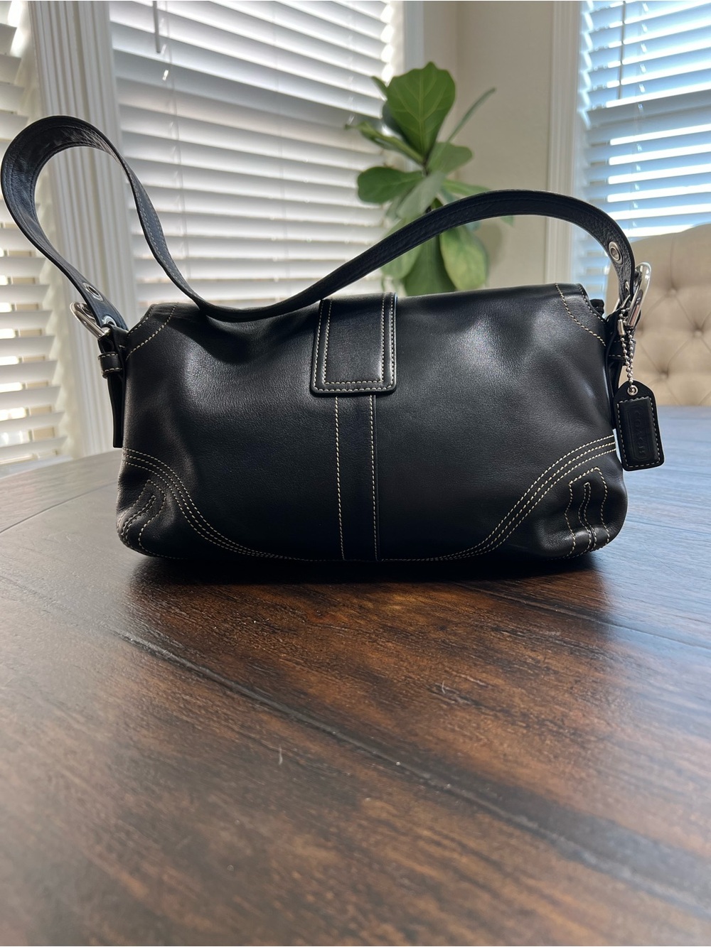 Coach Soho Flap Bag Black Leather Silver Buckle Shoulder Strap Vintage Y2K - Picture 3 of 14